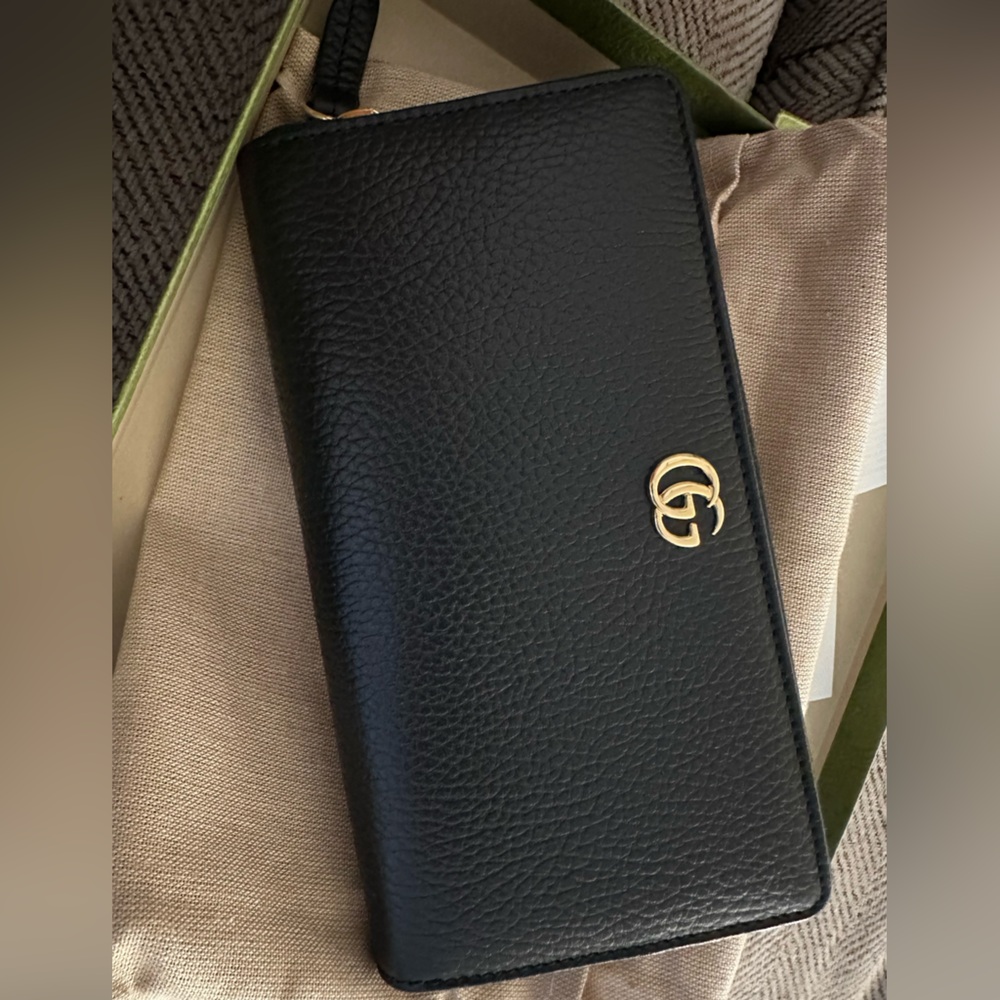 Authentic Gucci Marmont Black Leather zip around Wallet with Gold hardware